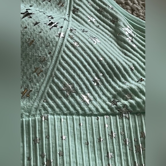 NWT VS PINK Seamless Lightly Lined Sports Bra Minty Green Silver Stars Medium M - Picture 8 of 10